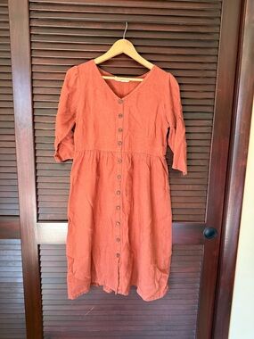 Button-Front V-Neck Midi Dress in Rust